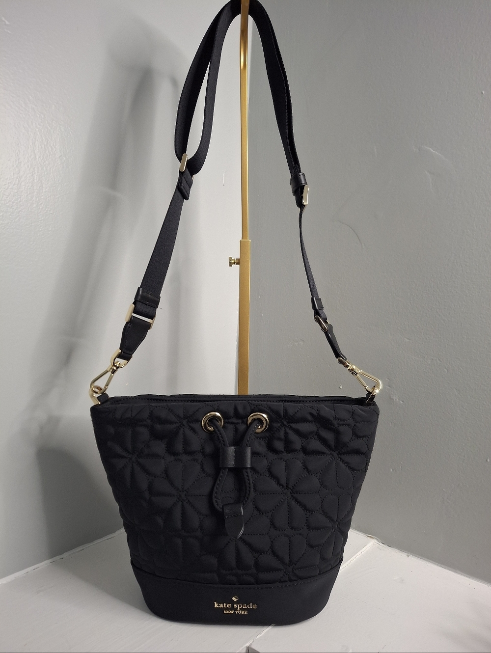 Kate Spade  Flower Quilted Small Bucket bag NWOT